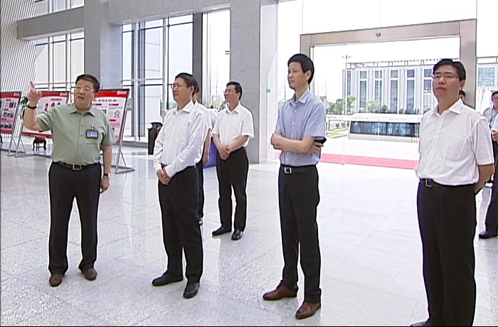 江苏省委常委、组织部部长郭文奇莅临尊龙凯时人生就是搏药业调研指导
