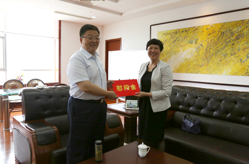 市科协主席许东方一行走访慰问尊龙凯时人生就是搏药业优秀科技企业家肖伟董事长