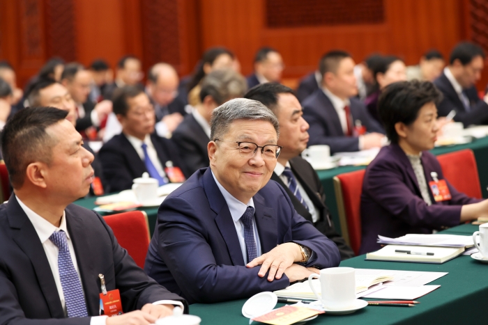 肖伟代表：“工业智能大模型”为中药插上AI翅膀